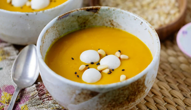 south korean food,must try south korean food,spicy and salty kimchi,hobakjuk,bibimbap,grilled samgyeopsal,japchae