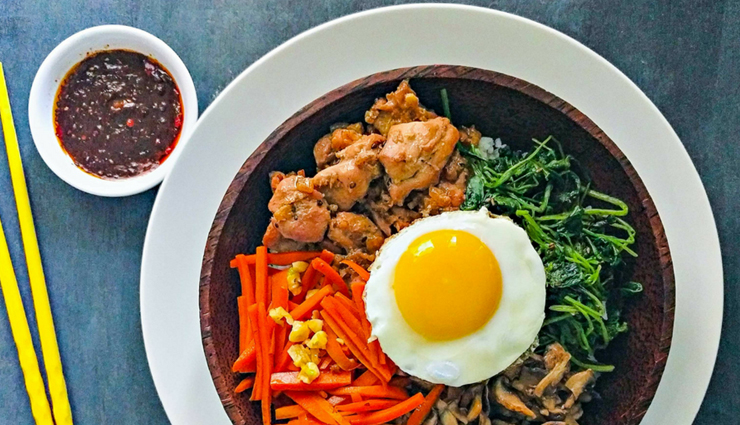 south korean food,must try south korean food,spicy and salty kimchi,hobakjuk,bibimbap,grilled samgyeopsal,japchae