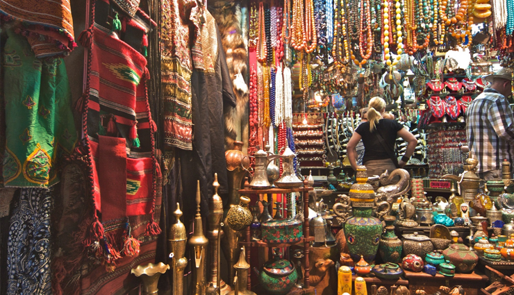 dubai old quarter,the history and tradition of the emirate,visit the gold souk,walk around al bastakiya quarter,admire local art at the xva gallery,visit the coffee museum,have a traditional lunch in an arabic tea house,visit the dubai museum,souvenir shop at the souk,shop at the spice souk,take a one-dirham boat ride across the dubai creek,watch local workers pack the ships with imports and exports,travel,tourism