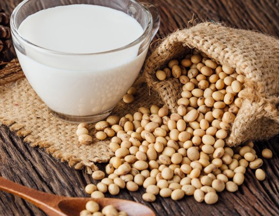 Have You Heard About Amazing Benefits of Soy Milk For Your Skin, Read Here