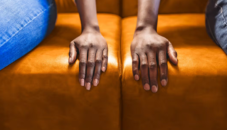 8 Subtle Signs She Needs Space from You