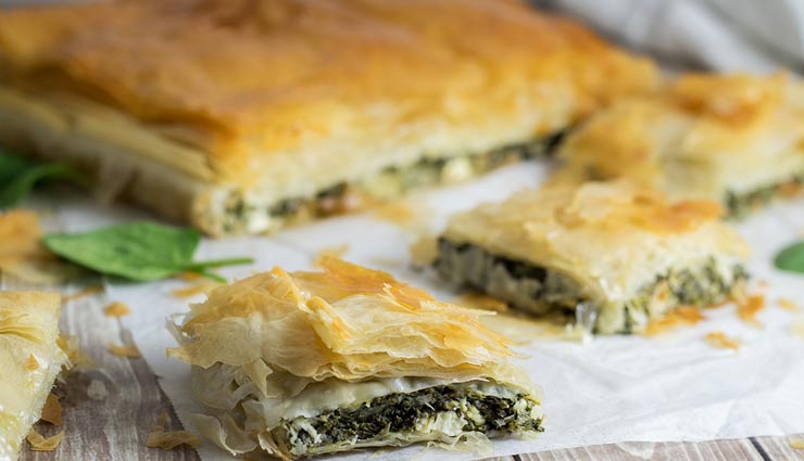 brazil,belgium,australia,most iconic food from the world,best food around the world,meat pie,moules frites,pudim,greece,spanakopita,finland,squeaky cheese