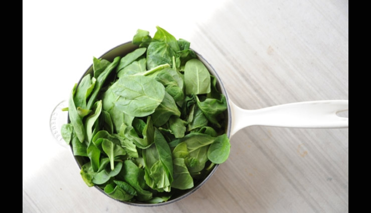 कच्चा पालक खाने के इन 5 फायदों को शायद ही आप जानतें होंगे