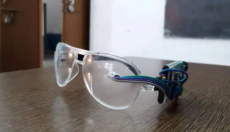 मेरठ के छात्र ने बनाया अनोखा चश्मा जो रोकेगा सड़क हादसे, जानें कैसे करेगा काम 