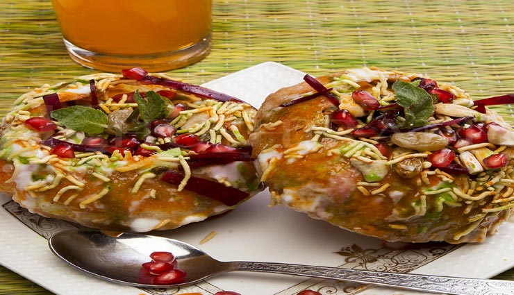 बरसात के सुहाने मौसम को बेहतरीन बनाती हैं 'राज कचौड़ी', जानें इसे स्वादिष्ट बनाने का तरीका #Recipe raj kachori recipe,recioe,kachori recipe,monsoon recipe,special recipe