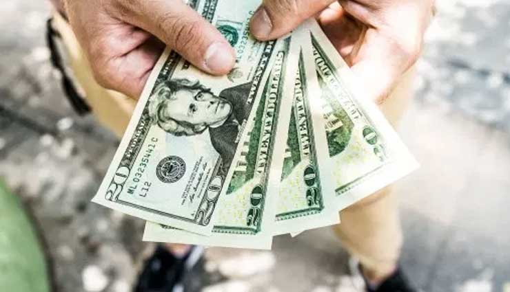 ways mood affect the money you spend,mood swings,shopping habits,relationship tips,self-regulation tips