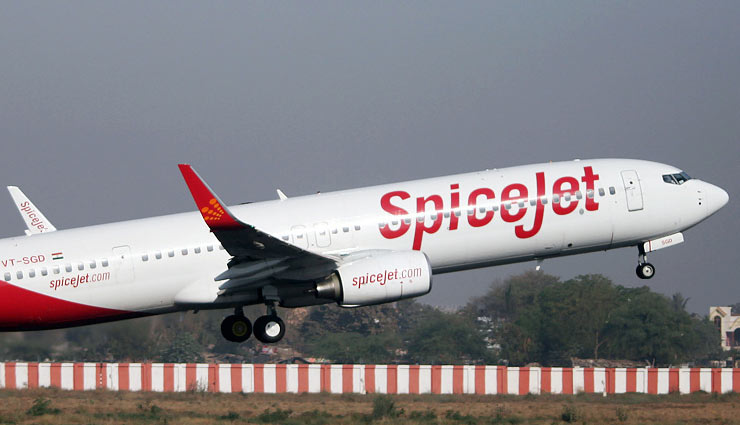 स्पाइसजेट : क्रू मेंबर की लापरवाही से जल गई महिला यात्री, एयरलाइन ने मुआवजा देने से किया इनकार