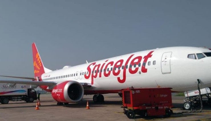 एक घंटे तक आसमान में चक्कर काटता रहा विमान, 3 बार लैंडिंग हुई फेल, रोने लगे यात्री