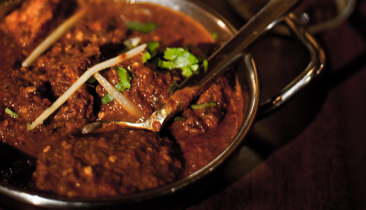 spicy dishes,spicy dishes around the world,must try spicy dishes,goan vindaloo,india,phaal curry,uk,sichuan hot pot,china,doro wat,ethiopia,griot,haiti