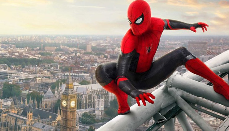 तीन भाइयों ने फिल्म देखकर स्पाइडरमैन बनने की सोची, खुद को कटवाया मकड़ी से, हुआ ये हाल