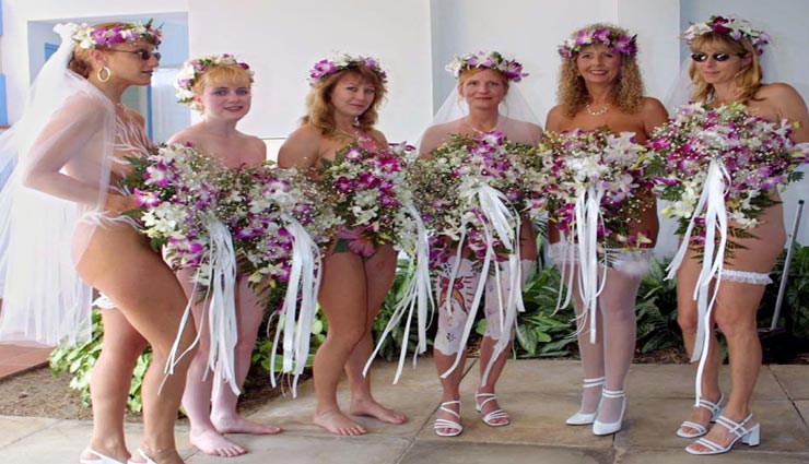 इस गांव में सभी लोग रहते हैं बिना कपड़ों के, लेते है प्रकृति के नजदीक जीवन जीने का अहसास