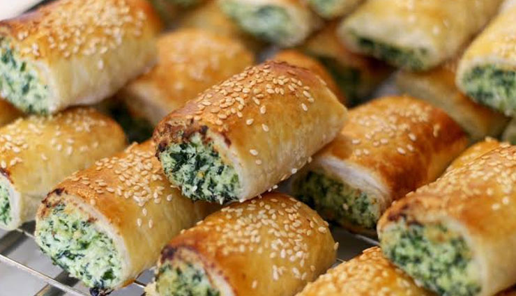 spinach and cheese rolls,rolls recipe,snacks recipe,party snacks recipe