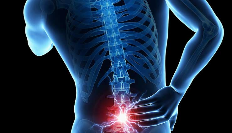 रीढ़ की हड्डी से जुड़ी समस्याएं दूर होती है दंडासन करने से, इस योग के और भी है फायदे