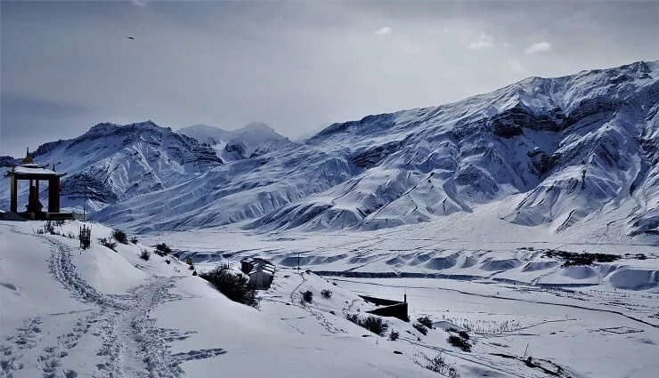 places to enjoy snowfall in india,best snowfall destinations in india,snowfall in manali,snowfall in shimla,snowfall in gulmarg,snow tourism india,snowfall in uttarakhand,top places for snowfall in india,winter holiday in india,snowfall in october in india,snow activities in india,hill stations with snowfall,snowfall destinations in sikkim,leh snowfall,adventure snow trips india