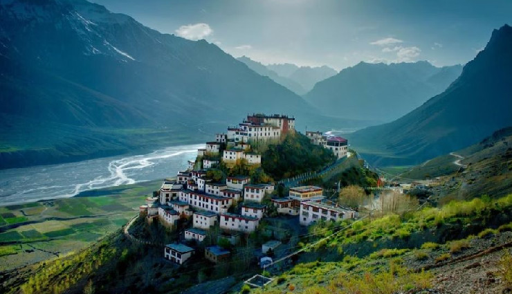 places to visit in himachal pradesh,himachal pradesh winter tourism,himachal pradesh january travel,mcleod ganj,spiti valley,shimla,khajjiar,prashar lake,kasol,dalhousie,kheerganga,hatu peak,dharamshala,himachal pradesh snow destinations,top winter places himachal pradesh