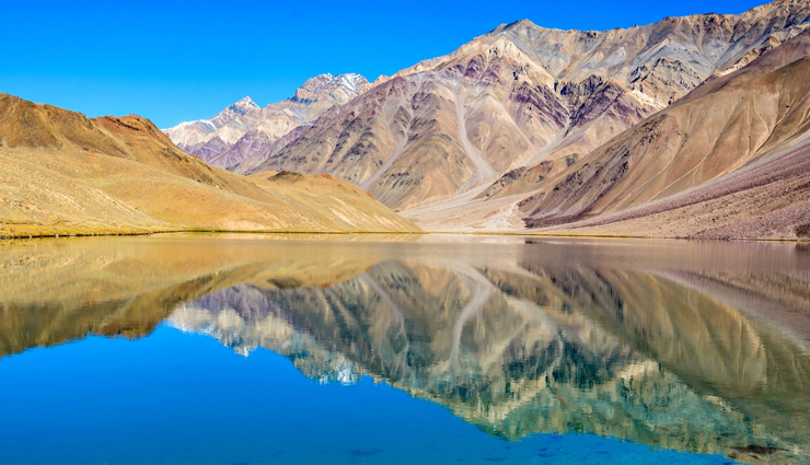 spiti valley,places to visit in spiti valley,tourist attraction in spiti valley,key monastery,chandratal lake,kunzum pass,tabo monastery,pin valley national park,kibber
