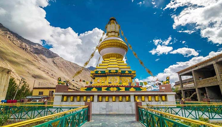 spiti valley,places to visit in spiti valley,tourist attraction in spiti valley,key monastery,chandratal lake,kunzum pass,tabo monastery,pin valley national park,kibber