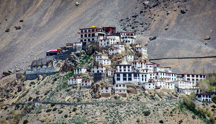 spiti valley,places to visit in spiti valley,tourist attraction in spiti valley,key monastery,chandratal lake,kunzum pass,tabo monastery,pin valley national park,kibber
