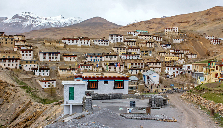 spiti valley,places to visit in spiti valley,tourist attraction in spiti valley,key monastery,chandratal lake,kunzum pass,tabo monastery,pin valley national park,kibber