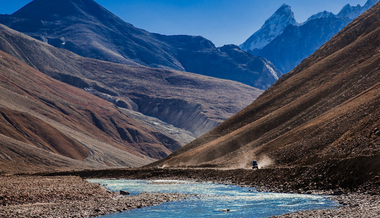 himachal pradesh,beautiful valley in himachal pradesh,himachal pradesh tourism,tourist places in himachal  pradesh,travel guide,holidays