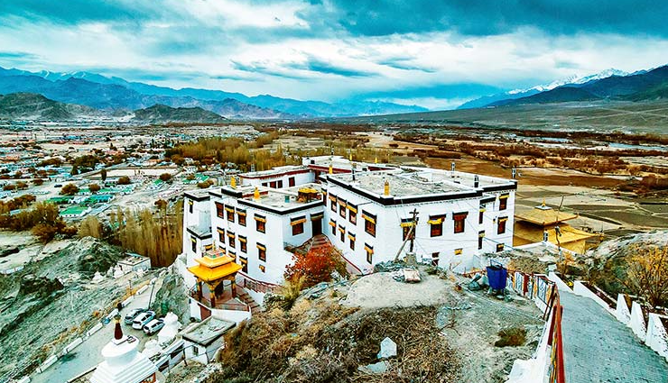 ladakh monasteries guide,surreal gompas in ladakh,amiable monastic sites,ladakh spiritual retreats,buddhist monasteries in the himalayas,ladakh cultural landmarks,picturesque gompas in ladakh,spiritual sites of ladakh,best monastic experiences in ladakh,iconic ladakh gompas