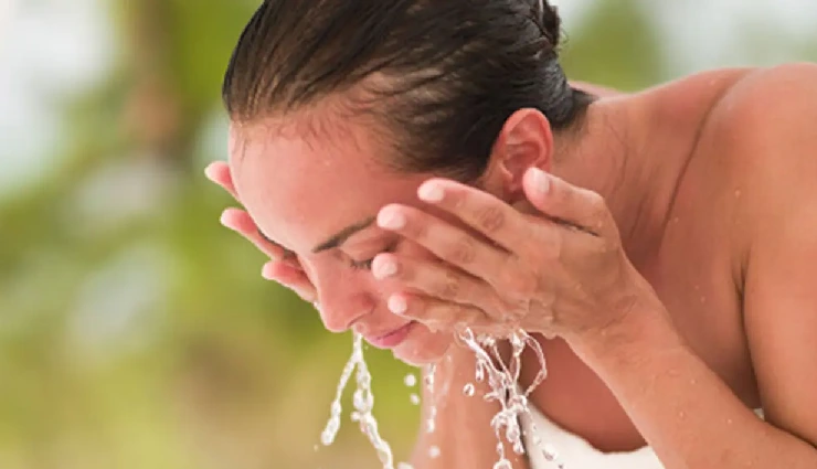 how to remove dust from eyes,get rid of dust in eyes,natural ways to clean eyes,eye irritation from dust,prevent eye infections,flush dust from eyes,safe eye cleaning methods,dust in eyes remedies,remove foreign particles from eyes,protect eyes from dust