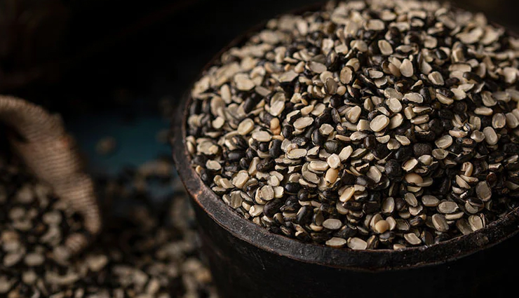 medu vada recipe,crispy medu vada,fluffy medu vada,spongy medu vada,south indian snack recipe,urad dal fritters,tea-time snack,breakfast recipe,authentic medu vada,homemade medu vada,traditional south indian recipe