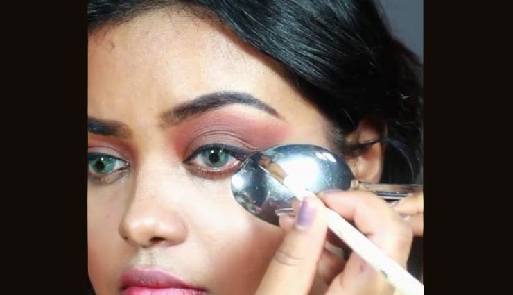 your kitchen utensils can help you put on perfect make-up,make up with spoon,make up with fork,easy  make up ideas,make up tricks,beauty tips