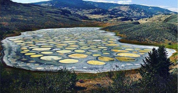 lakes around the world,beautiful lakes in the world,plitvice lakes,croatia,spotted lake,canada,the dead sea,jordan,mono lake,california,lake malawi,tanzania