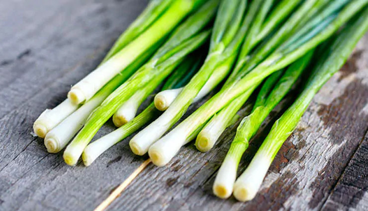 spring onion curry,hunger struck,food,easy recipe