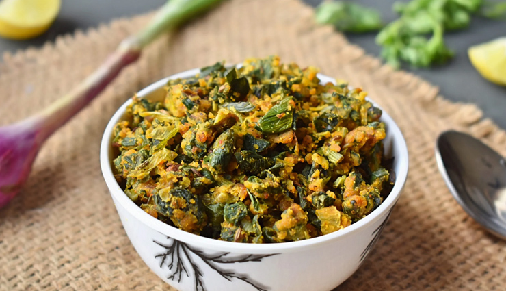 spring onion curry,hunger struck,food,easy recipe