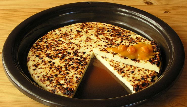 brazil,belgium,australia,most iconic food from the world,best food around the world,meat pie,moules frites,pudim,greece,spanakopita,finland,squeaky cheese