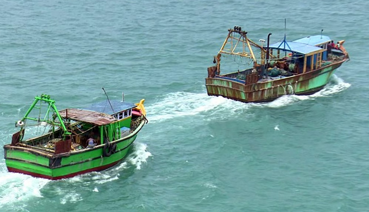 IMBL उल्लंघन के लिए श्रीलंकाई नौसेना ने 32 भारतीय मछुआरों को किया गिरफ्तार 