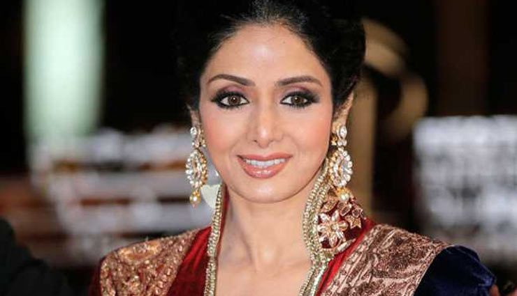 बॉलीवुड एक्ट्रेस जिनकी जिंदगी को ले डूबी शराब Bollywood actresses,Alcohol,divya bharti,sridevi,parveen bobby,meena kumari