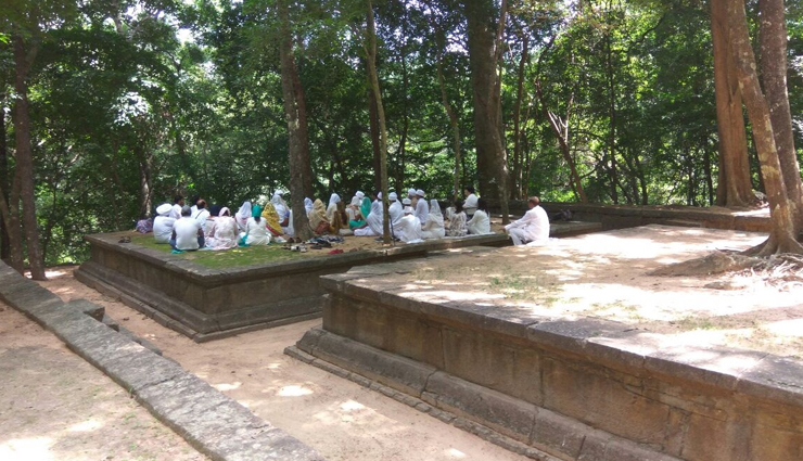 sri lanka,ramayana places in sri lanka,tourist attraction in sri lanka,seetha amman temple,sita kotuwa,munneswaram temple and manavari temple,ram sethu,pushpaka vimana,sanjeevani mountain dolukanda,hanuman temple in ramboda,ravana temple & caves,divurumpola,sigiriya