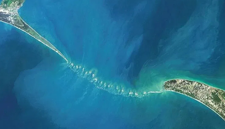 sri lanka,ramayana places in sri lanka,tourist attraction in sri lanka,seetha amman temple,sita kotuwa,munneswaram temple and manavari temple,ram sethu,pushpaka vimana,sanjeevani mountain dolukanda,hanuman temple in ramboda,ravana temple & caves,divurumpola,sigiriya