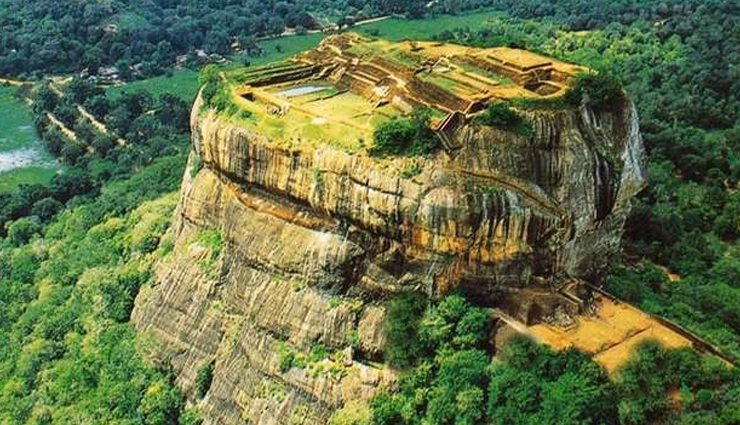 sri lanka,ramayana places in sri lanka,tourist attraction in sri lanka,seetha amman temple,sita kotuwa,munneswaram temple and manavari temple,ram sethu,pushpaka vimana,sanjeevani mountain dolukanda,hanuman temple in ramboda,ravana temple & caves,divurumpola,sigiriya