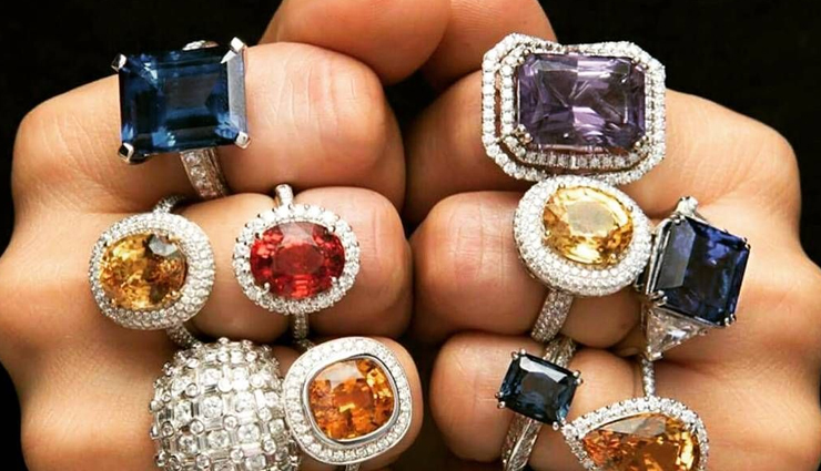 sri lanka,things to buy in sri lanka,buddha figurines,tea,clothing,spices,raksha masks