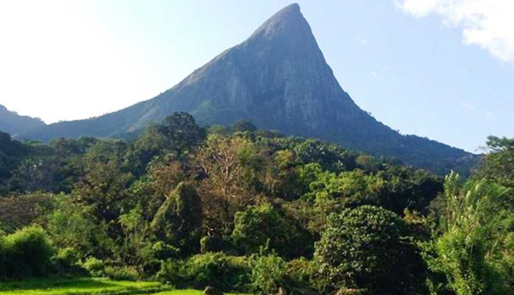 sri lanka,places to visit in sri lanka,tourist attraction in sri lanka,galle fort,unawatuna beach,kandy to ella train,kandy market,nuwara eliya tea plantations,the knuckles mountain range,arugam bay,sigiriya rock fortress