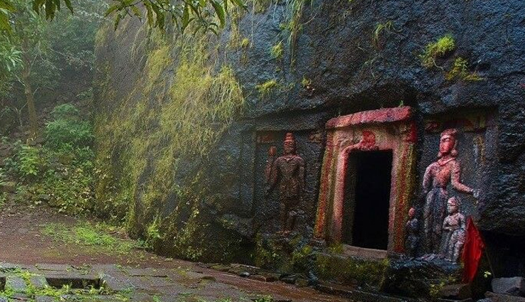 sri lanka,ramayana places in sri lanka,tourist attraction in sri lanka,seetha amman temple,sita kotuwa,munneswaram temple and manavari temple,ram sethu,pushpaka vimana,sanjeevani mountain dolukanda,hanuman temple in ramboda,ravana temple & caves,divurumpola,sigiriya