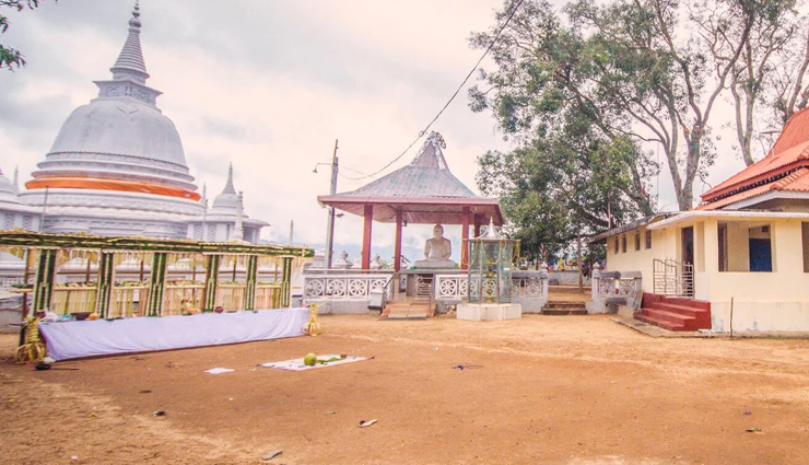 sri lanka,ramayana places in sri lanka,tourist attraction in sri lanka,seetha amman temple,sita kotuwa,munneswaram temple and manavari temple,ram sethu,pushpaka vimana,sanjeevani mountain dolukanda,hanuman temple in ramboda,ravana temple & caves,divurumpola,sigiriya