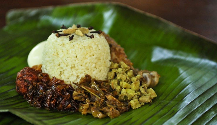 kottu,appa,hopper,malu ambul thiyal,lamprais,idiyappam,sri lankan dishes,most delicious sri lankan dishes,sri lanka