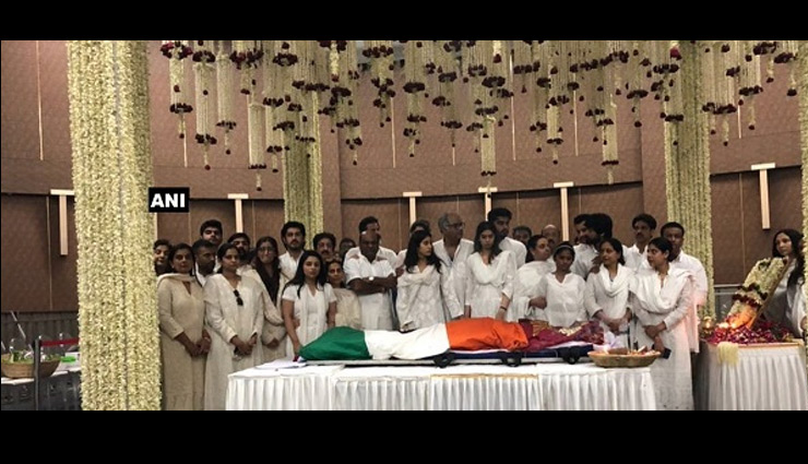 तिरंगे में लिपटा है श्रीदेवी का पार्थिव शरीर, राजकीय सम्मान के साथ होगा अंतिम संस्कार, देखे तस्वीरे