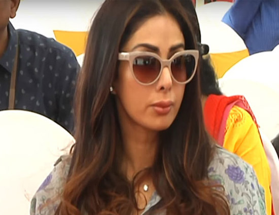 श्रीदेवी का चेहरा हुआ खराब, लिप सर्जरी के बाद अब दिखती हैं ऐसी !