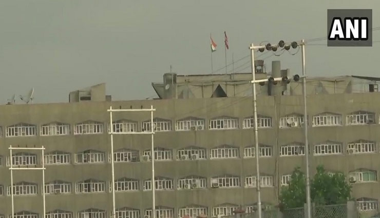 jammu and kashmir flag,tricolor atop the civil secretariat at srinagar,srinagar,jammu and kashmir,370,35 a,article 370,article 35 a,srinagar news in hindi,jammu kashmir news in hindi,article 35a in hindi,article 370 in hindi