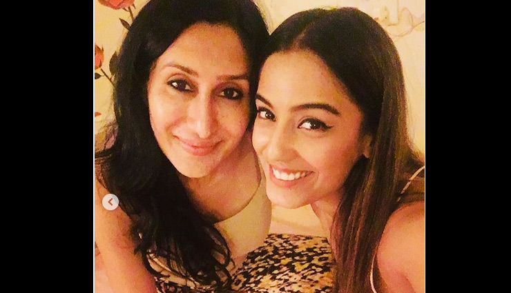 After Eviction Srishty Rode Seen Partying WIth Karanvir Wife Teejay Sidhu