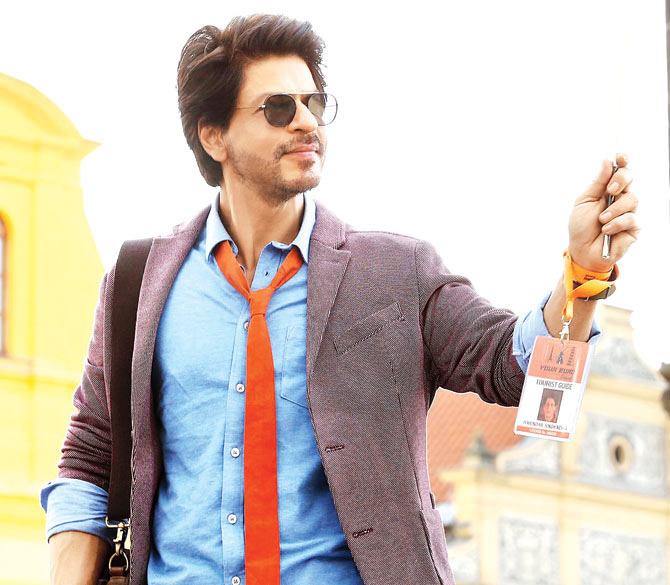 pm narendra modi,world economic forum 2018,world economic forum 2018,Shah Rukh Khan,24th annual crystal award,meer foundation