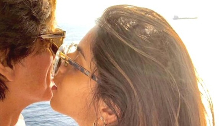 PICS- Shah Rukh Khan is on Family Vacation and the Pics are LIT AF