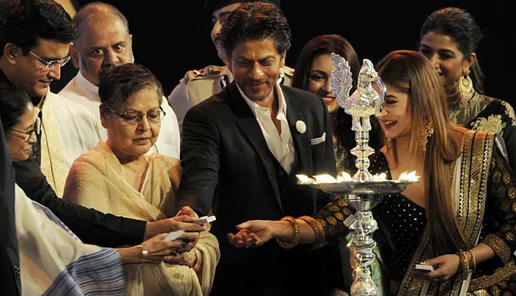 srk,srk meets didi,25th international film festival,25th kolkata international film festival,netaji indoor stadium,kolkata,srabonti chatterjee,entertainment news
