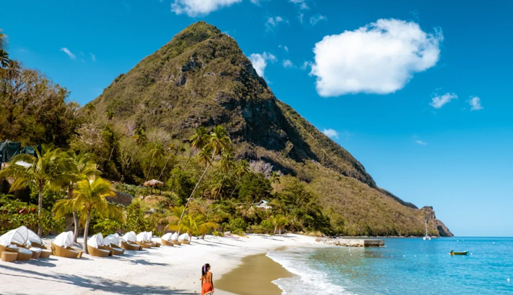 countries do not have any army of their own,holidays,travel